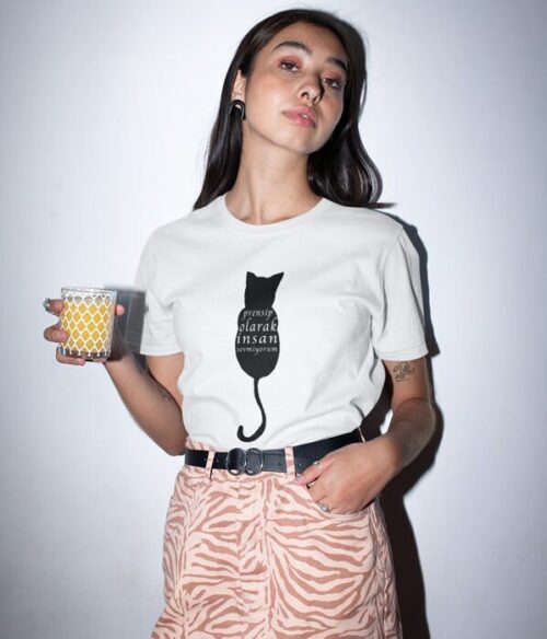 kedi tasarımlı kadın tişörtü